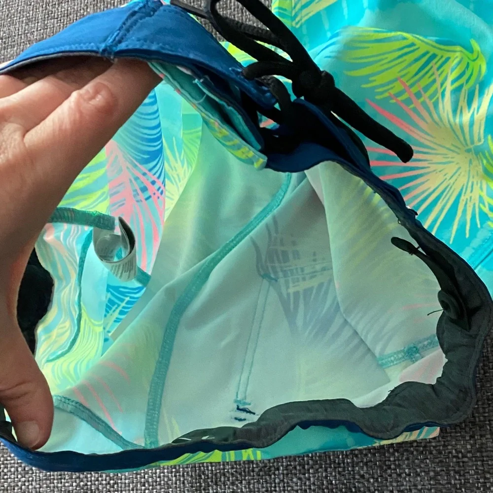 Boys 7 Hurley Blue Boardshorts Unlined Swim Trunks, Tropical Print, Blue, Teal